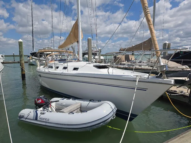 Slide: The Image of Catalina 42 MkII 1997 - 100