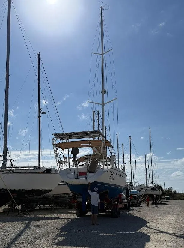 Slide: The Image of Catalina 42 MkII 1997 - 105