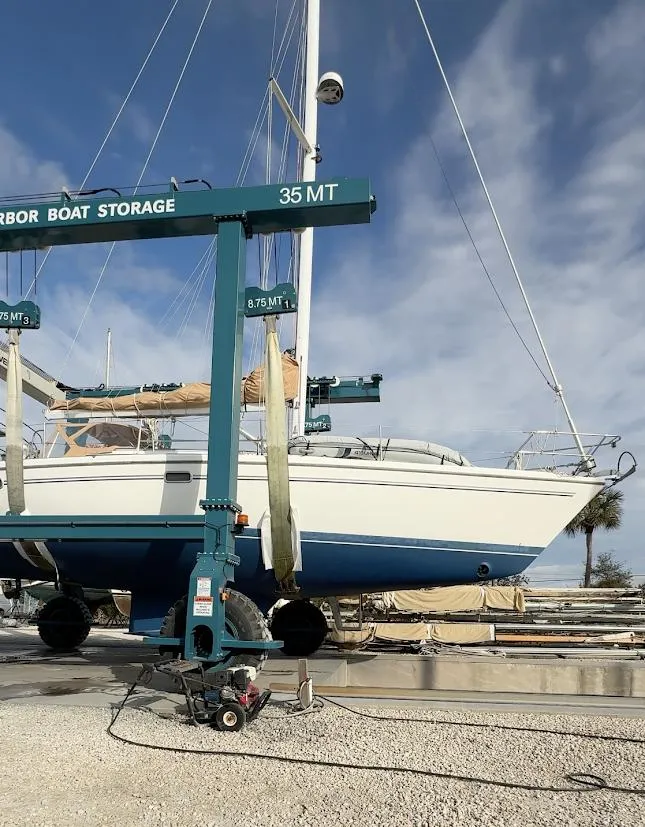 Slide: The Image of Catalina 42 MkII 1997 - 107