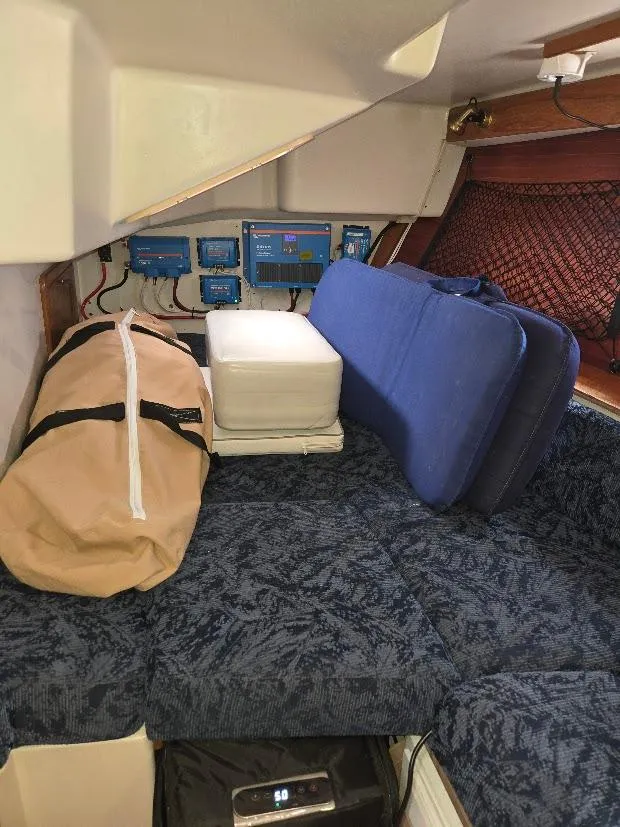 Slide: The Image of Catalina 42 MkII 1997 - 50