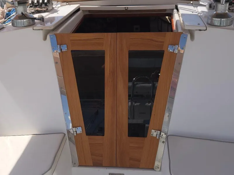 Slide: The Image of Catalina 42 MkII 1997 - 54