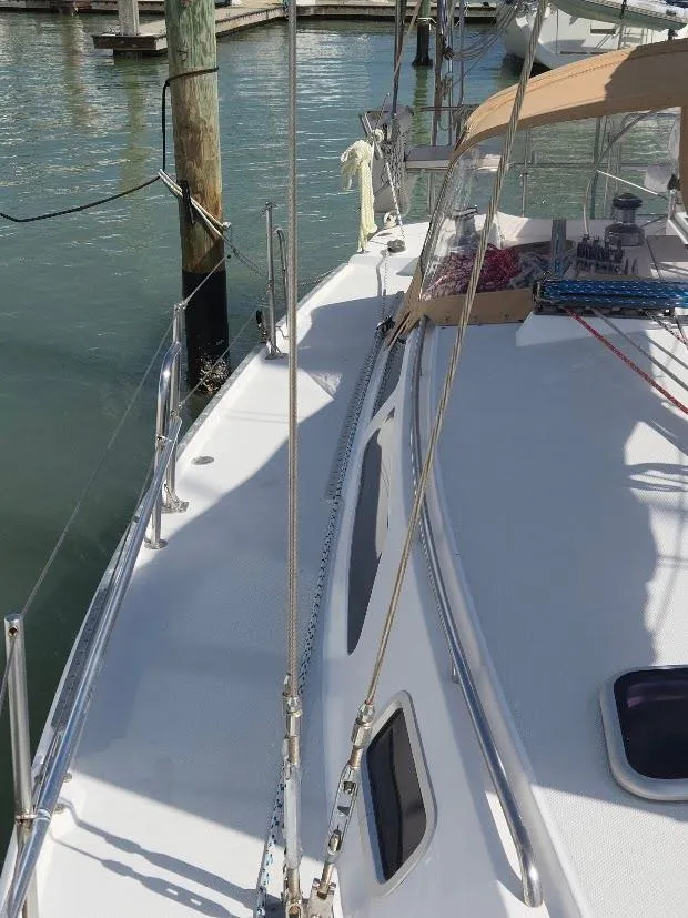 Slide: The Image of Catalina 42 MkII 1997 - 87