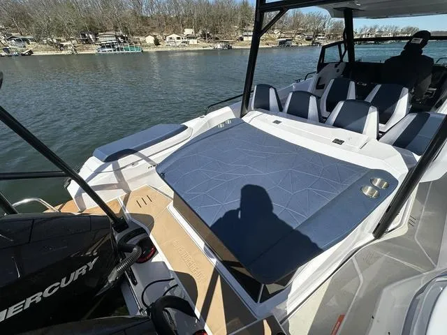 Slide: The Image of Axopar 29 Sun-Top 2025 - 12