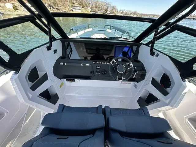 Slide: The Image of Axopar 29 Sun-Top 2025 - 16