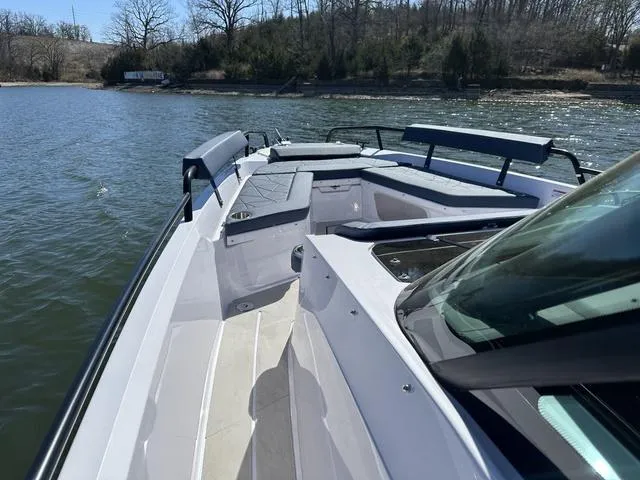 Slide: The Image of Axopar 29 Sun-Top 2025 - 3