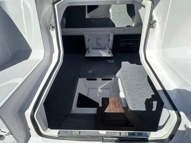 Slide: The Image of Axopar 29 Sun-Top 2025 - 8