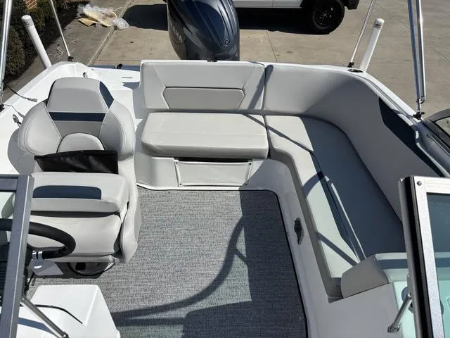 Slide: The Image of Hurricane SunDeck 187 OB 2025 - 13