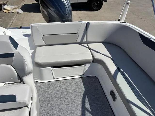 Slide: The Image of Hurricane SunDeck 187 OB 2025 - 17