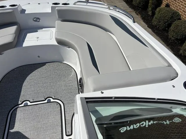 Slide: The Image of Hurricane SunDeck 187 OB 2025 - 20