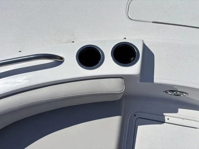 Slide: The Image of Hurricane SunDeck 187 OB 2025 - 21