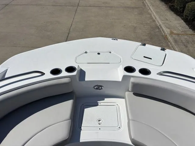 Slide: The Image of Hurricane SunDeck 187 OB 2025 - 23