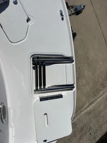 Slide: The Image of Hurricane SunDeck 187 OB 2025 - 25