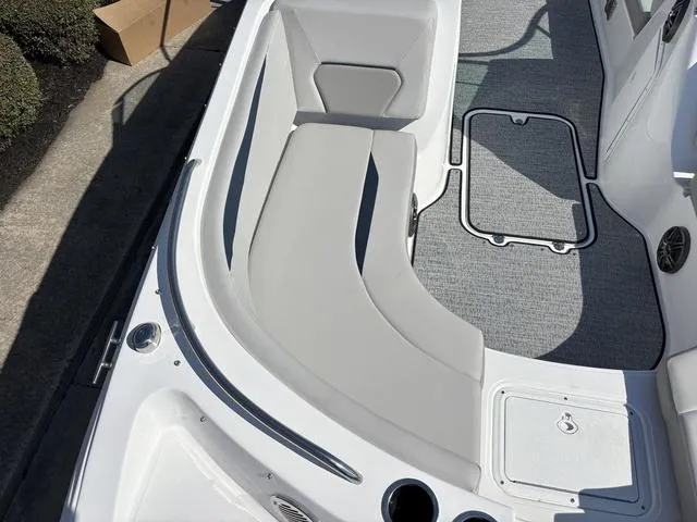 Slide: The Image of Hurricane SunDeck 187 OB 2025 - 26