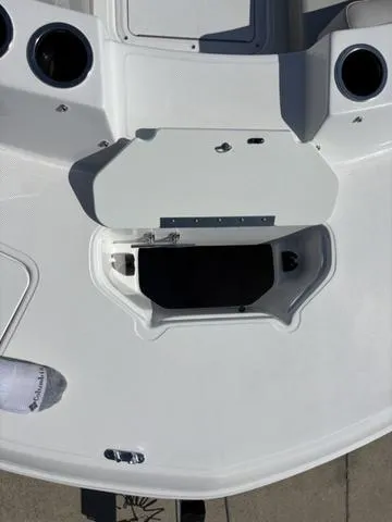 Slide: The Image of Hurricane SunDeck 187 OB 2025 - 28