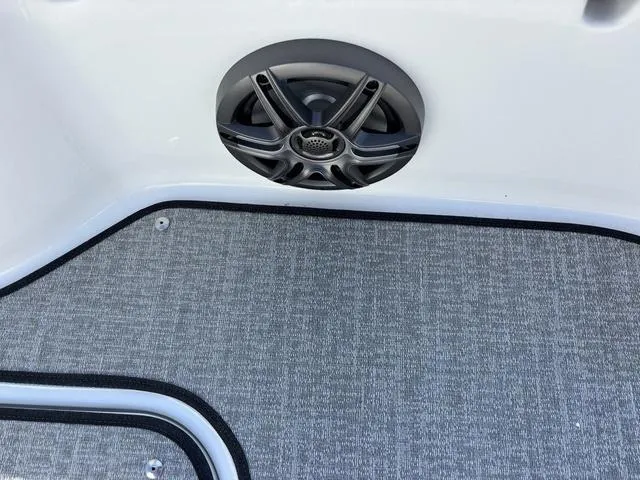 Slide: The Image of Hurricane SunDeck 187 OB 2025 - 30