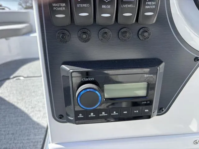 Slide: The Image of Hurricane SunDeck 187 OB 2025 - 33