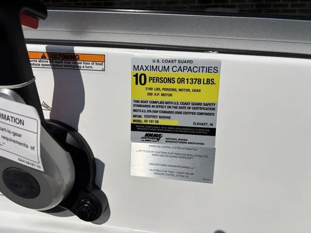 Slide: The Image of Hurricane SunDeck 187 OB 2025 - 35