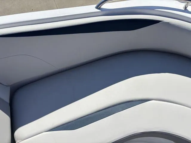 Slide: The Image of Hurricane SunDeck 187 OB 2025 - 37