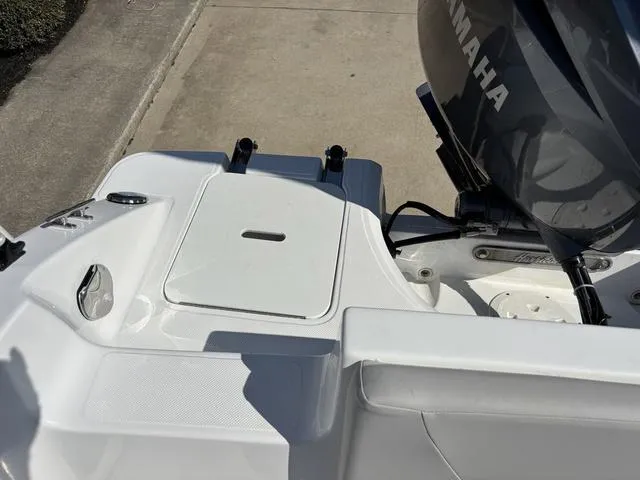 Slide: The Image of Hurricane SunDeck 187 OB 2025 - 42