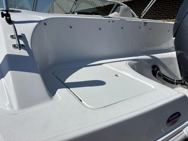 Slide: The Image of Hurricane SunDeck 187 OB 2025 - 6