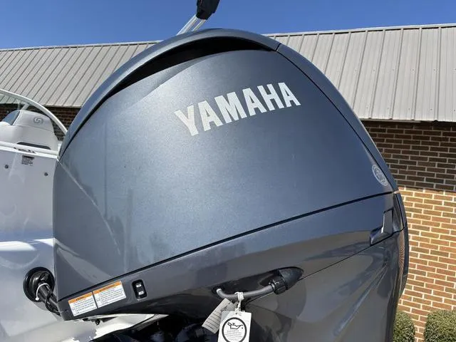 Slide: The Image of Hurricane SunDeck 187 OB 2025 - 9