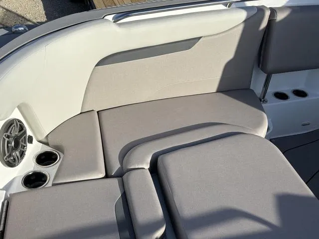 Slide: The Image of Hurricane Center Console 24 OB 2025 - 26