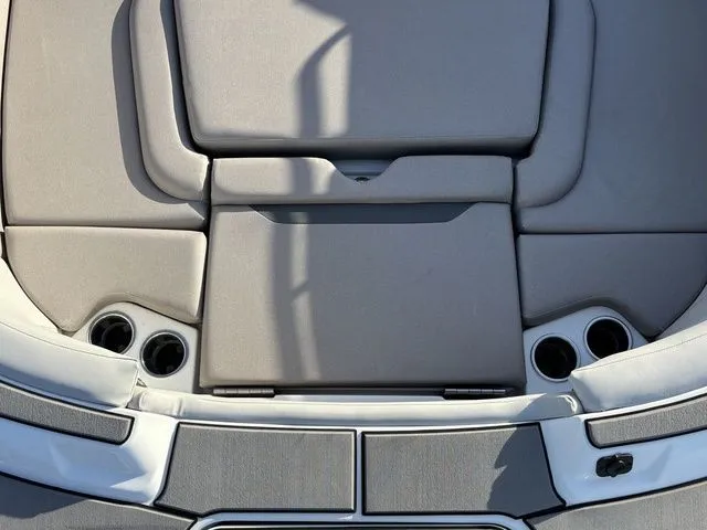 Slide: The Image of Hurricane Center Console 24 OB 2025 - 50