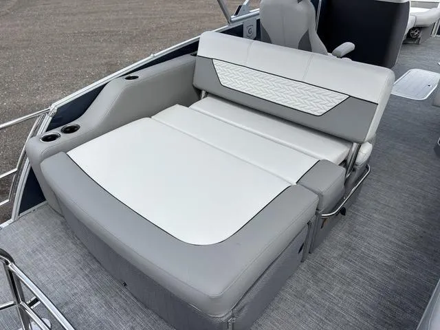 Slide: The Image of Godfrey Monaco 235 C 27" iMPACT Center Tube Package 2025 - 15