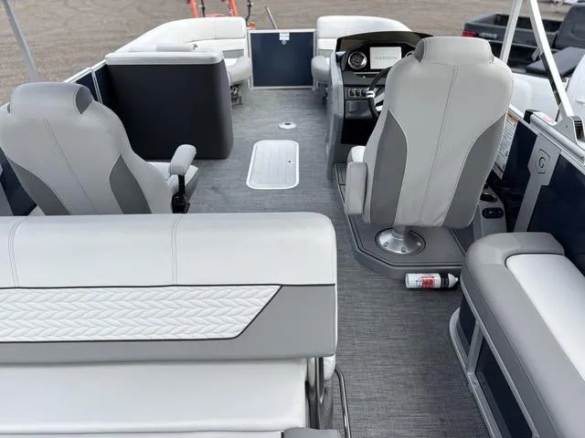 Slide: The Image of Godfrey Monaco 235 C 27" iMPACT Center Tube Package 2025 - 17