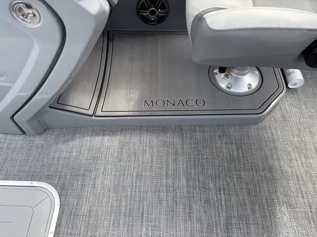 Slide: The Image of Godfrey Monaco 235 C 27" iMPACT Center Tube Package 2025 - 24