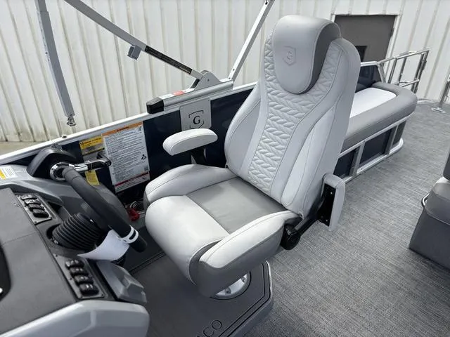 Slide: The Image of Godfrey Monaco 235 C 27" iMPACT Center Tube Package 2025 - 25