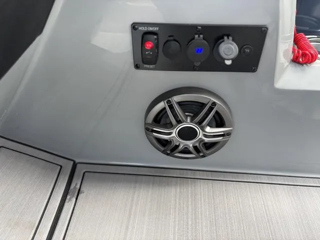 Slide: The Image of Godfrey Monaco 235 C 27" iMPACT Center Tube Package 2025 - 31