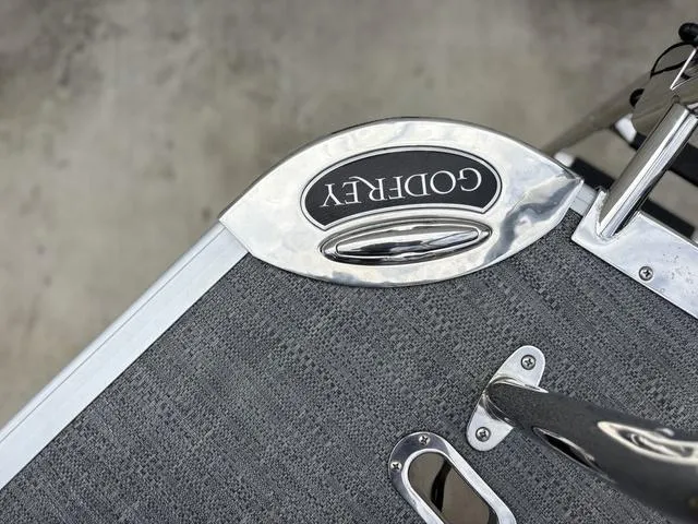 Slide: The Image of Godfrey Monaco 235 C 27" iMPACT Center Tube Package 2025 - 34