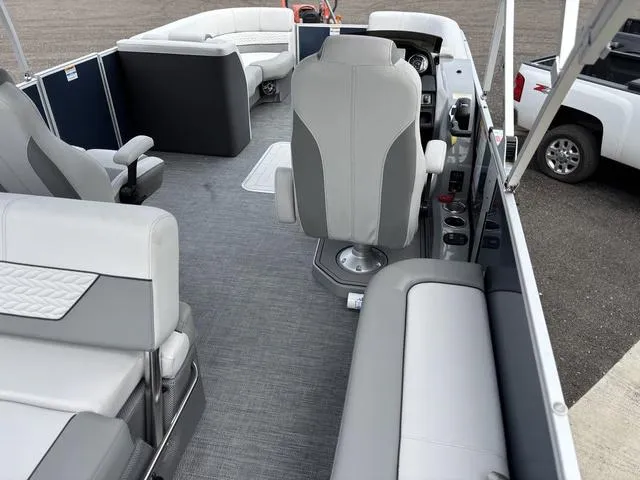 Slide: The Image of Godfrey Monaco 235 C 27" iMPACT Center Tube Package 2025 - 37