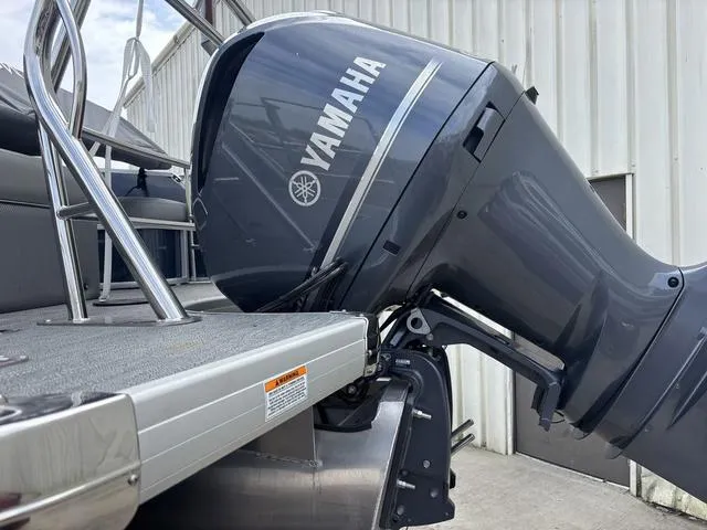 Slide: The Image of Godfrey Monaco 235 C 27" iMPACT Center Tube Package 2025 - 9