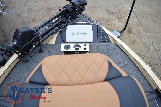 Slide: The Image of Caymas CX 20 PRO 2025 - 33