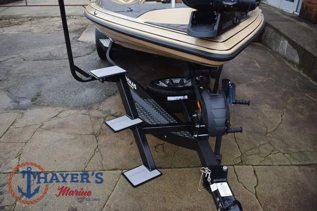 Slide: The Image of Caymas CX 20 PRO 2025 - 8