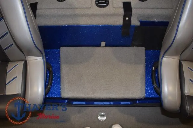 Slide: The Image of Interior of 2019 Nitro Z19 boat with gray and blue seating. - 23