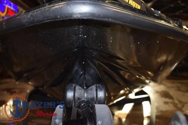Slide: The Image of 2016 Stratos 176 VLO™ boat hull, close-up view at Thayer's Marine. - 33