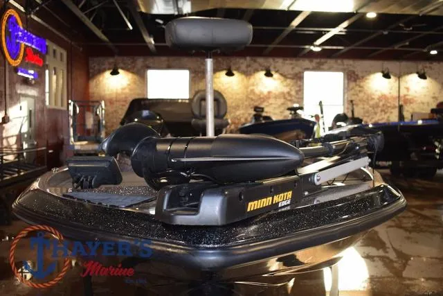 Slide: The Image of 2016 Stratos 176 VLO™ boat with Minn Kota trolling motor in showroom. - 6
