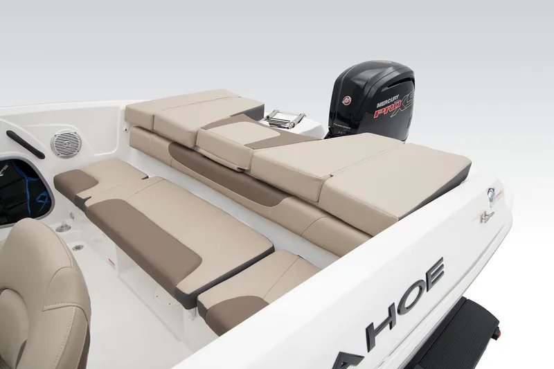Slide: The Image of Tahoe 185 S 2025 - 55