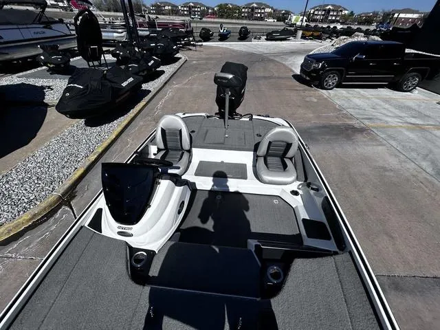 Slide: The Image of Nitro Z18 2017 - 7