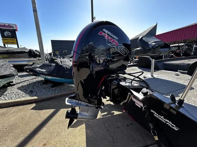 Slide: The Image of 2023 Tracker Pro Team™ 195 TXW Tournament Edition with Mercury Pro XS engine. - 13