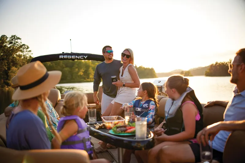 Slide: The Image of Regency 250 LE3 Sport 2025 - 98