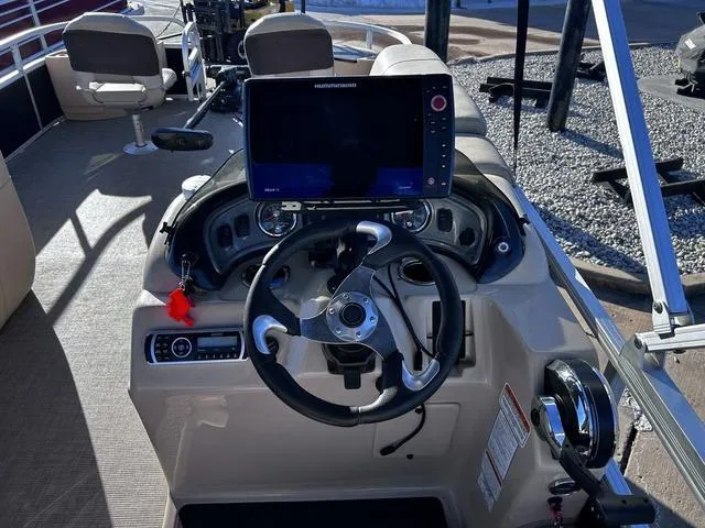 Slide: The Image of Sun Tracker Fishin' Barge 24 DLX 2019 - 20