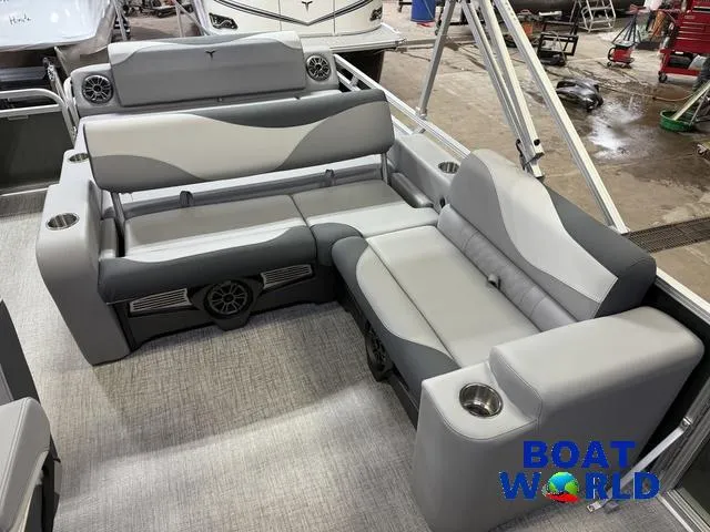 Slide: The Image of Tahoe LTZ 2385 Swingback (VRL) & Honda 4-Stroke EFI 2025 - 18