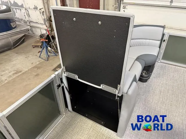 Slide: The Image of Tahoe LTZ 2385 Swingback (VRL) & Honda 4-Stroke EFI 2025 - 29