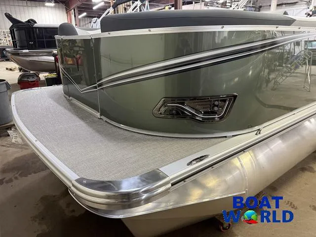 Slide: The Image of Tahoe LTZ 2385 Swingback (VRL) & Honda 4-Stroke EFI 2025 - 38