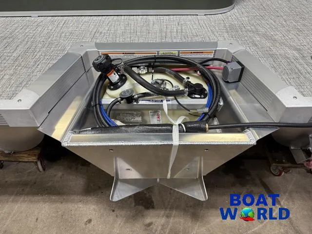 Slide: The Image of Tahoe LTZ 2385 Swingback (VRL) & Honda 4-Stroke EFI 2025 - 43