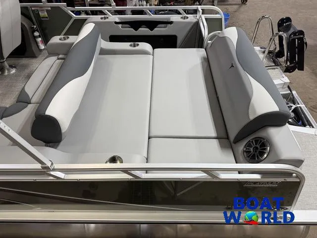 Slide: The Image of Tahoe LTZ 2385 Swingback (VRL) & Honda 4-Stroke EFI 2025 - 5